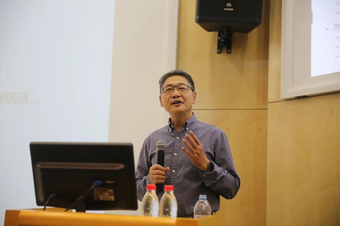 周雪光：论“⼀管就死，⼀放就乱”
